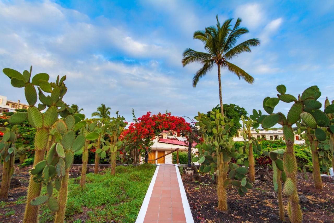 Hotel Fiesta Puerto Ayora  Exterior photo