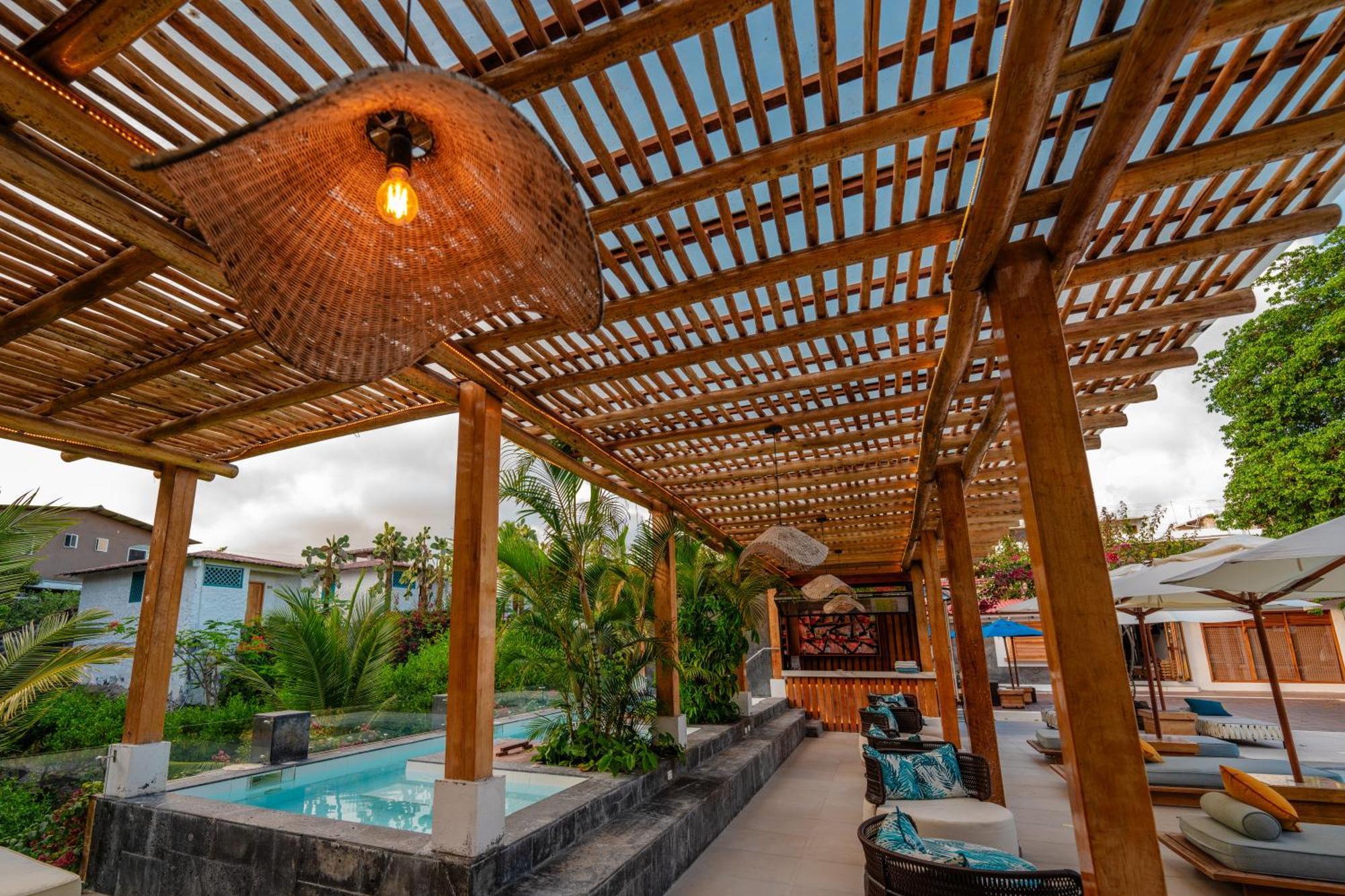 Hotel Fiesta Puerto Ayora  Exterior photo
