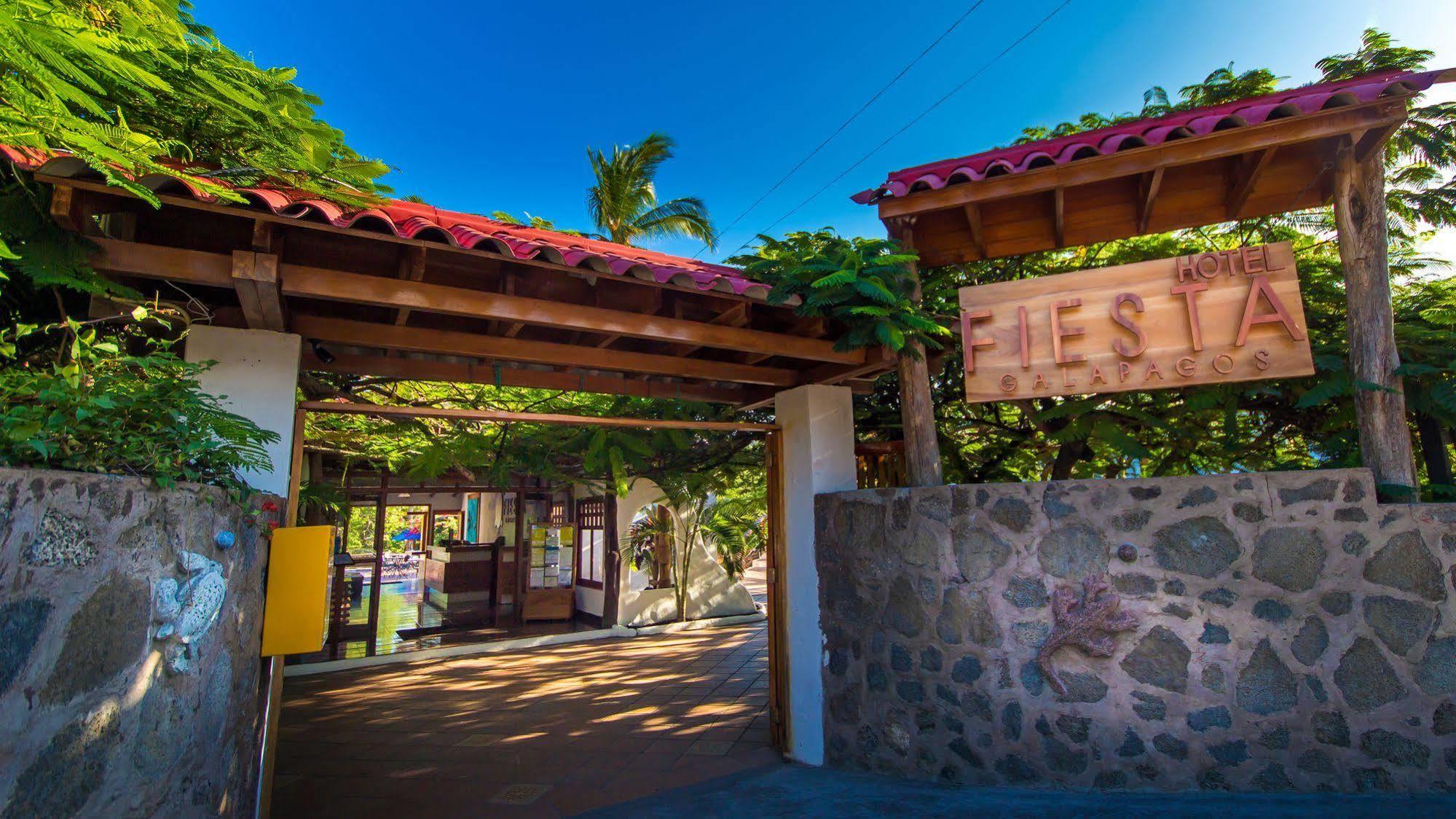 Hotel Fiesta Puerto Ayora  Exterior photo